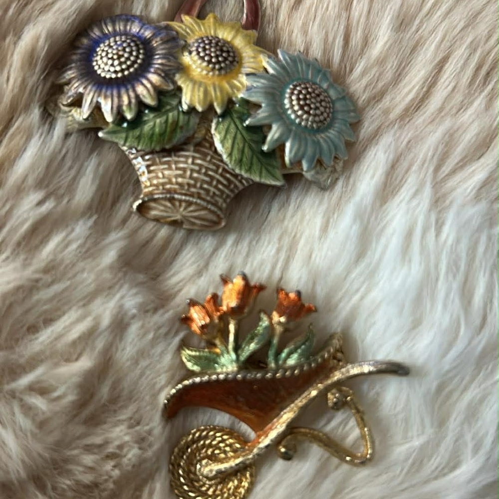 Vintage spring Floral Basket and Wheelbarrow Brooch Set 1 1/2-2”